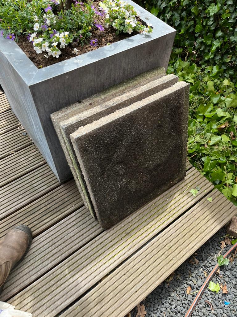 Drie tuin tegels 50 / 50. Gratis, Tuin en Terras, Ophalen, Zo goed als nieuw, Kunststof, Tuin