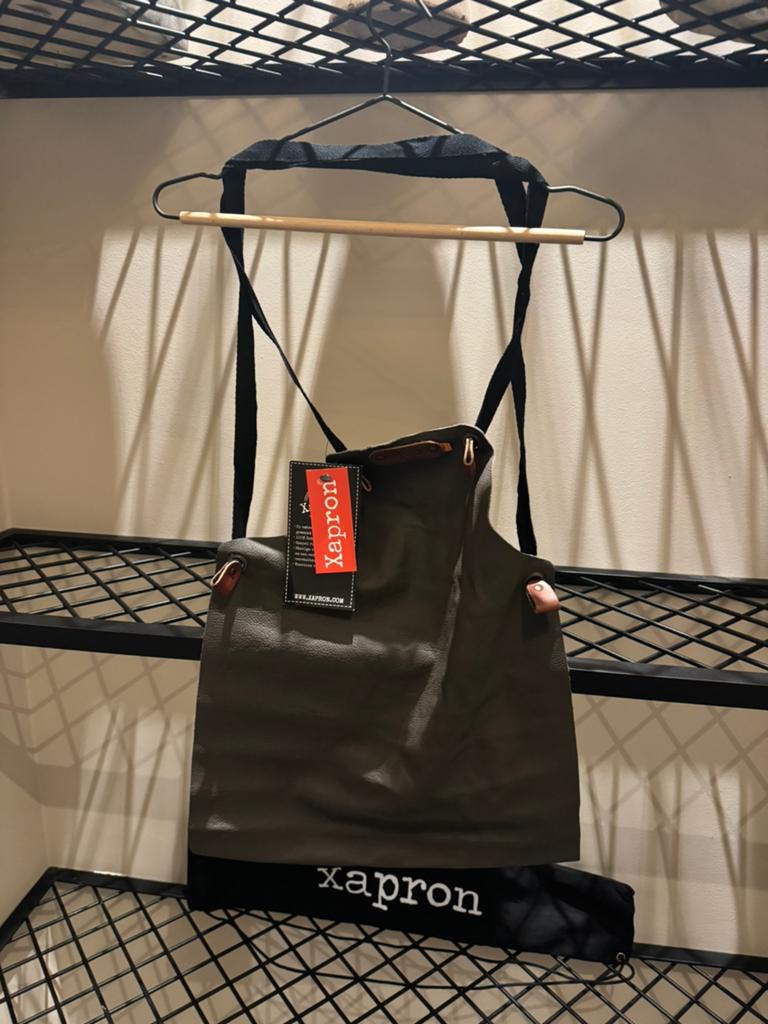 Xapron leren schort - Nieuw met kaartjes, Overige typen, Nieuw, Ophalen of Verzenden, Natuurlijk materiaal