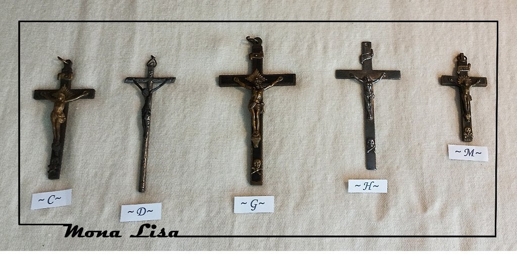 Kruisbeelden met corpus ️  € 5,= per stuk, Antiek en Kunst, Ophalen of Verzenden
