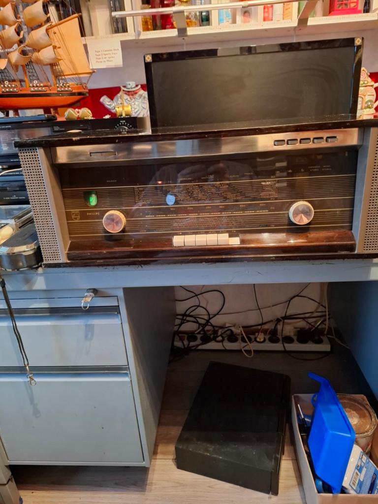 Mooie PHILIPS  radio uit de jaren  50 of ouder, Antiek en Kunst, Ophalen