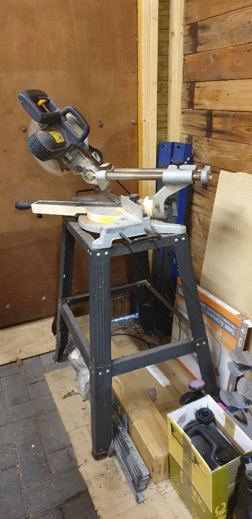 afkortzaag op metalen tafel, Ophalen, Gebruikt, Top Craft, Afkortzaag