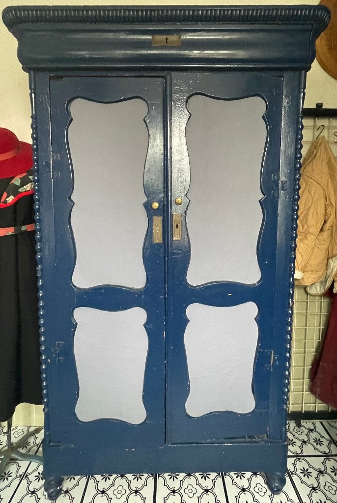 Grenen linnenkast - blauw, Antiek en Kunst, Ophalen