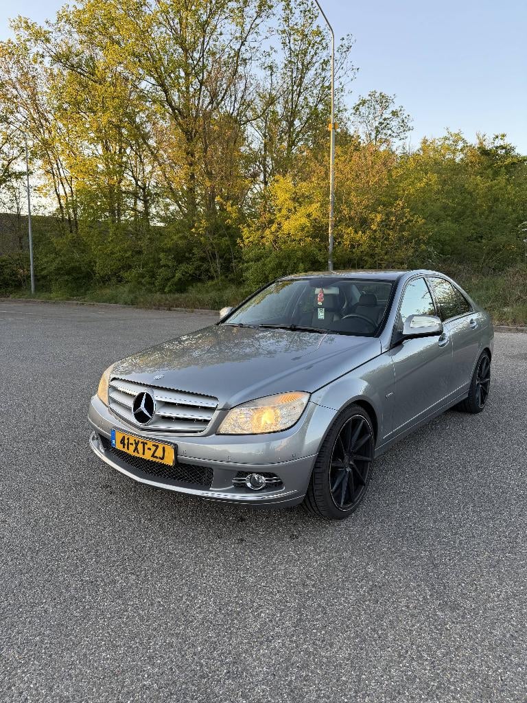 Mercedes-Benz C-Klasse 1.8 C180 Kompressor Sedan 2007 Grijs, Auto's, Achterwielaandrijving, Zwart, Origineel Nederlands, 75 €/maand