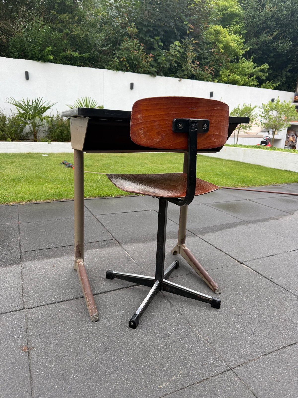 Vintage schoolbank met stoel - Retro design, Ophalen