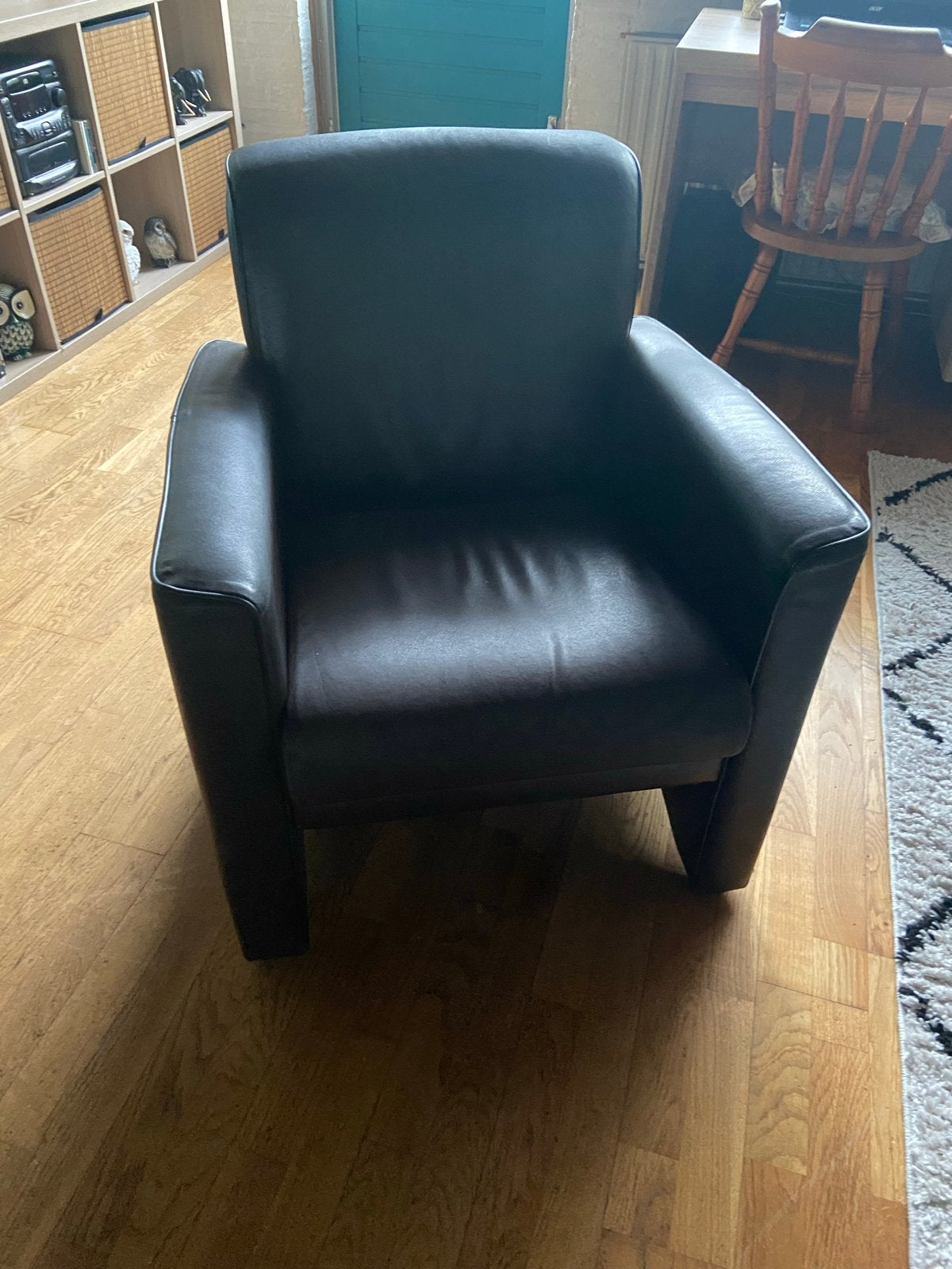 Comfortabele donkerbruine leren fauteuil, Ophalen, Gebruikt, Leer, 75 tot 100 cm