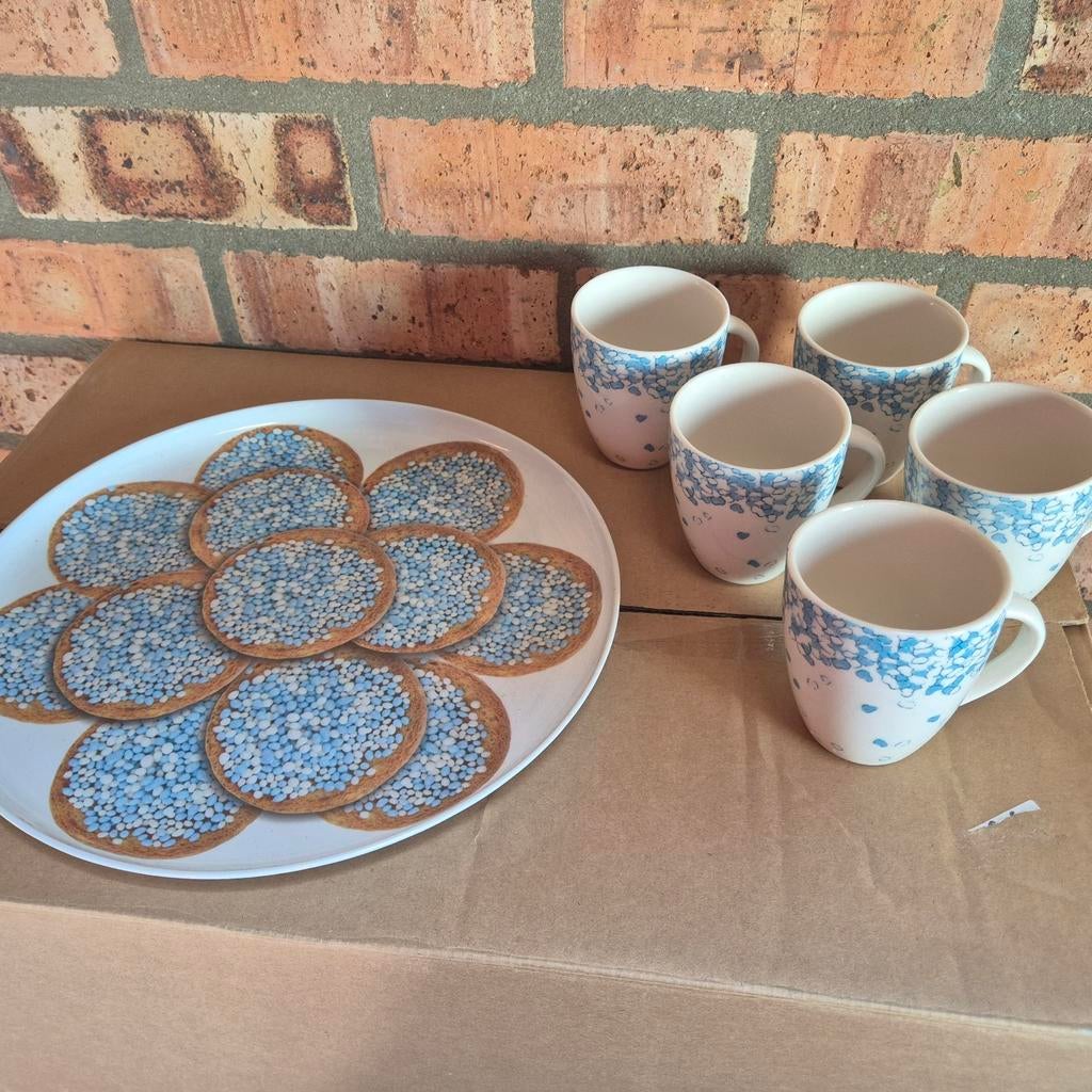 Douwe Egberts mokken - set van 5 & dienblad, Keramiek, Ophalen of Verzenden, Zo goed als nieuw, Overige stijlen