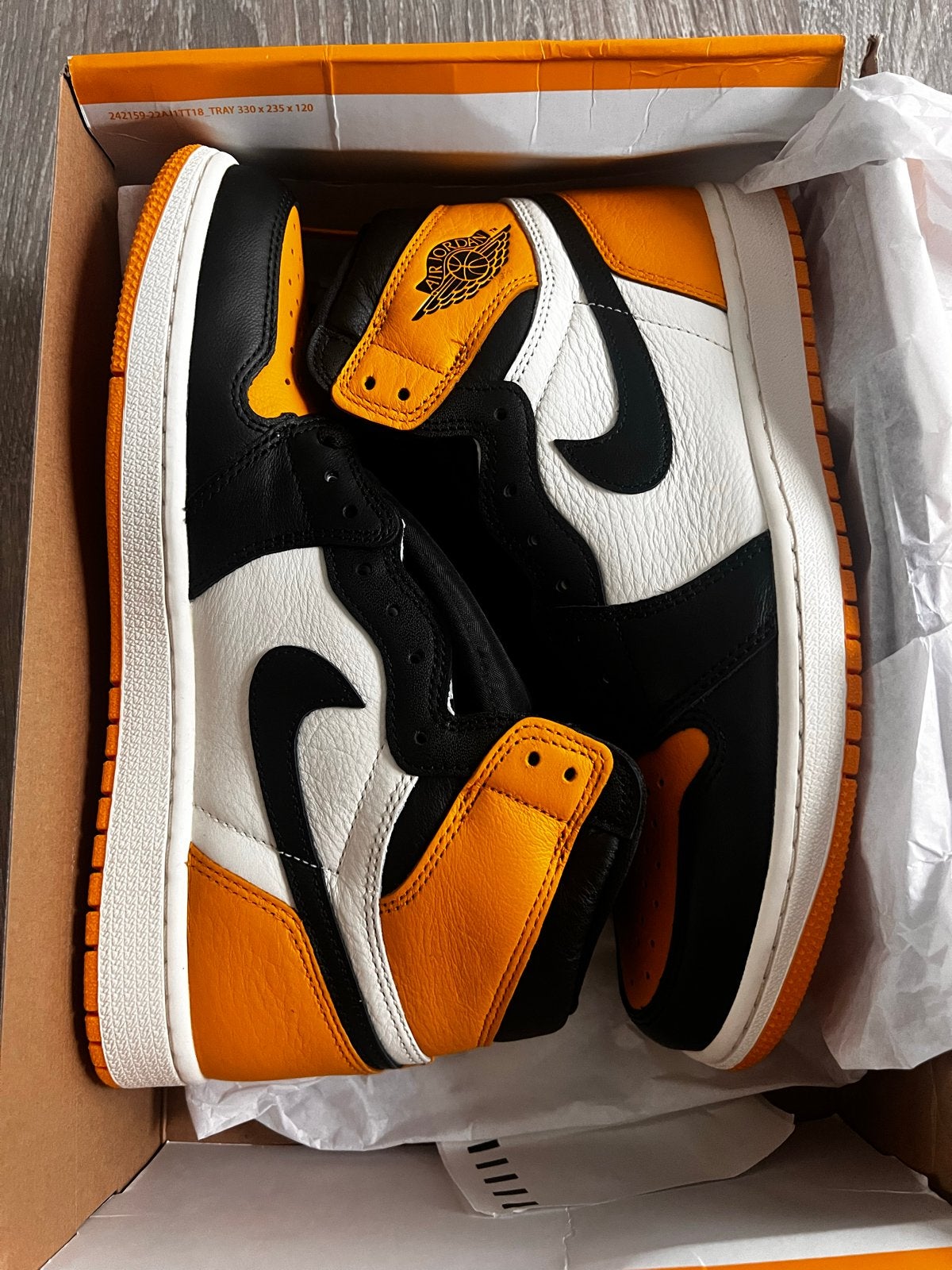Nike Air Jordan 1 Retro High OG "Taxi" - Maat 44, Ophalen of Verzenden, Nieuw, Zwart, Sneakers of Gympen