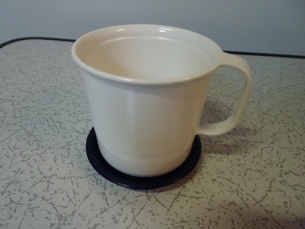 Tupperware mok met schotel (nieuw), Ophalen of Verzenden, Nieuw, Wit, Beker of Kan