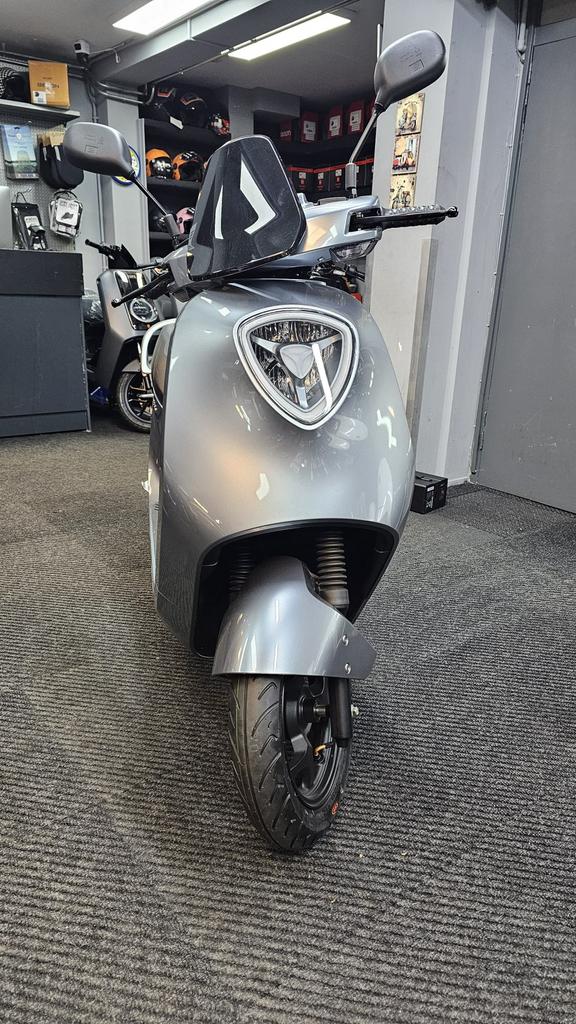 Yadea C1S Elegance E-scooter, Ophalen, Maximaal 45 km/u, Elektrisch, Nieuw