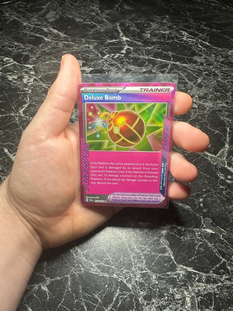 Deluxe Bomb 134, Ophalen of Verzenden, Nieuw, Losse kaart, Foil