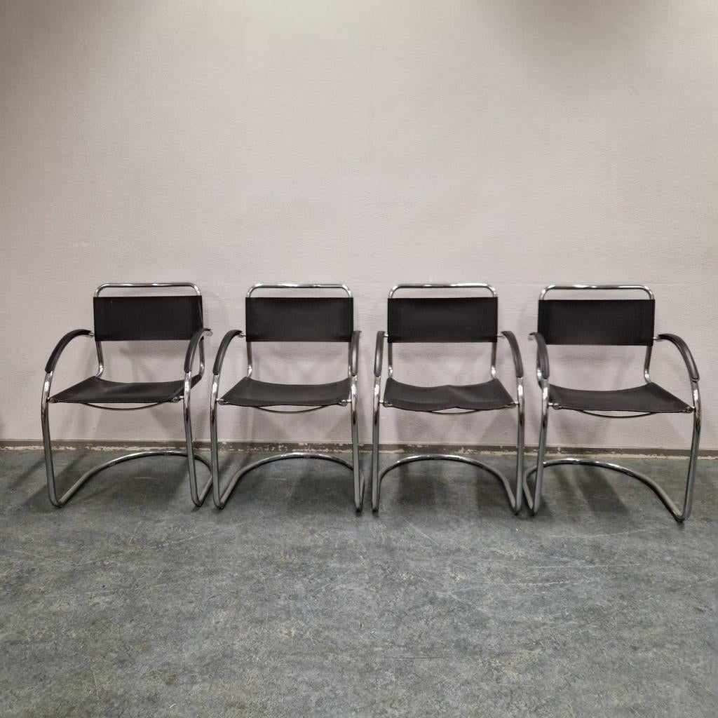 Vintage stoelen bauhaus Italiaanse slede stoelen set, Huis en Inrichting, Stoelen, Kolibrivintagehal@gmail.com, Aaldertgeertsstraat 43 Olst