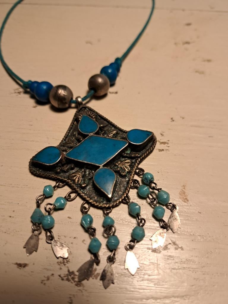Ketting uit India., Sieraden, Tassen en Uiterlijk, Kettingen, Ophalen, Zo goed als nieuw, Steen of Mineraal