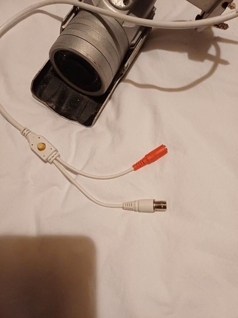 te koop gevraagd bascom camera met de aansluitsnoer zie foto, Audio, Tv en Foto, Ophalen of Verzenden, Gebruikt, Buitencamera