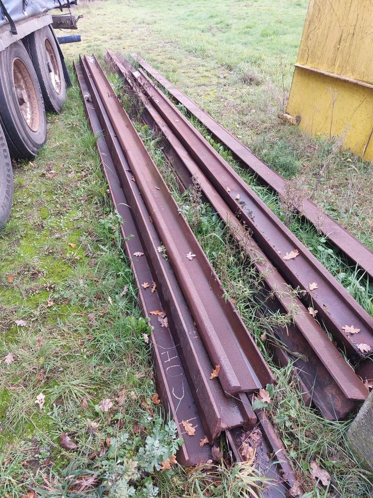 Spoorrails/ spoorstaven, Ophalen