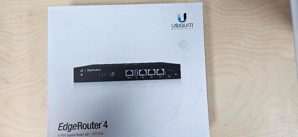 edgerouter 4 NIEUW in doos., Computers en Software, Ophalen of Verzenden, Nieuw, Router, Ubiquiti