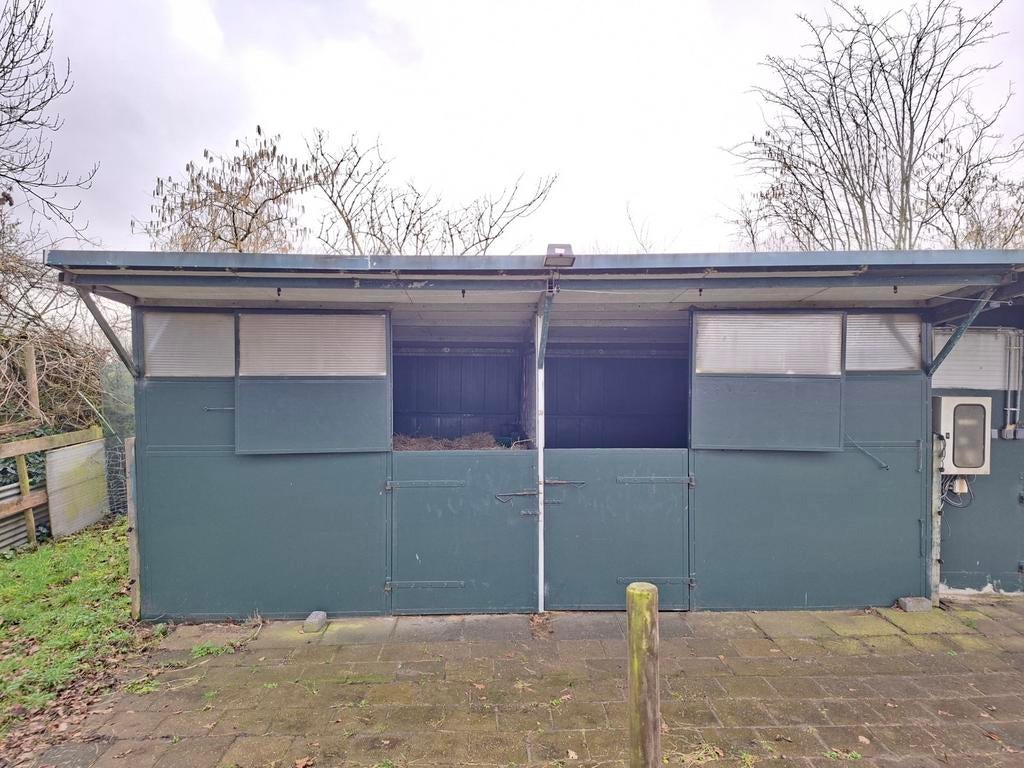 Buitenstallen / schuilstal moet zsm weg, Dieren en Toebehoren, Stalling en Weidegang, Stalling, 2 of 3 paarden of pony's