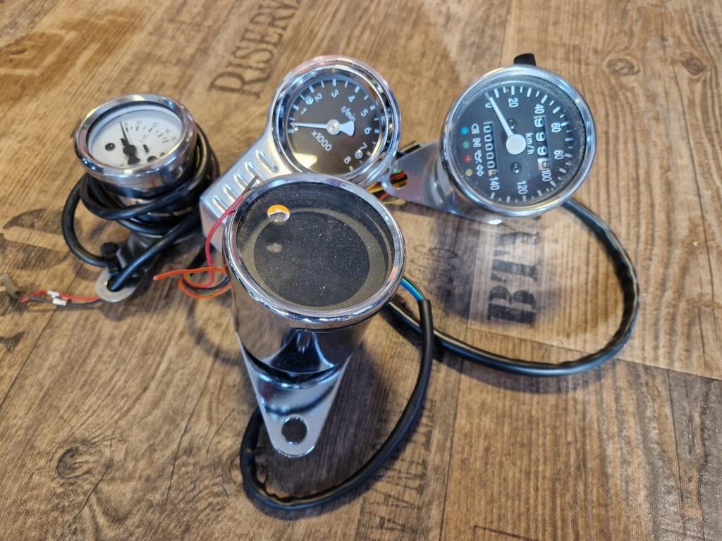 Volt meter snelheidsmeter toerentalmeter motor klokje, Motoren, Ophalen of Verzenden
