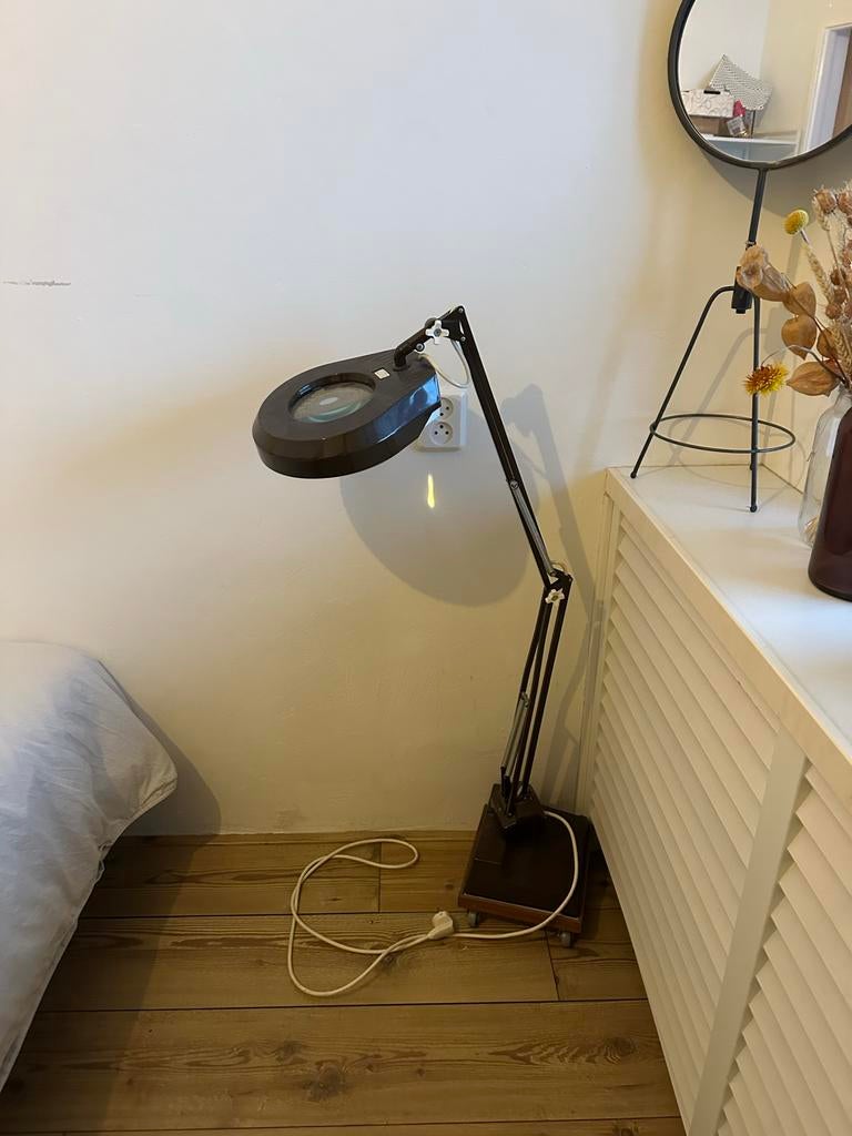 Vintage loeplamp op voet - Werkt perfect, Ophalen of Verzenden, Gebruikt, Metaal, 100 tot 150 cm
