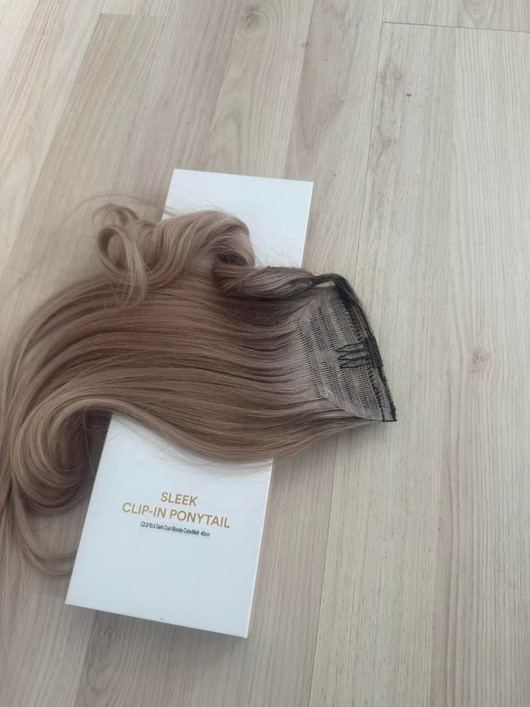 Sleek clip in ponytail, Sieraden, Tassen en Uiterlijk, Uiterlijk | Haarverzorging, Ophalen of Verzenden, Nieuw, Pruik of Haarverlenging