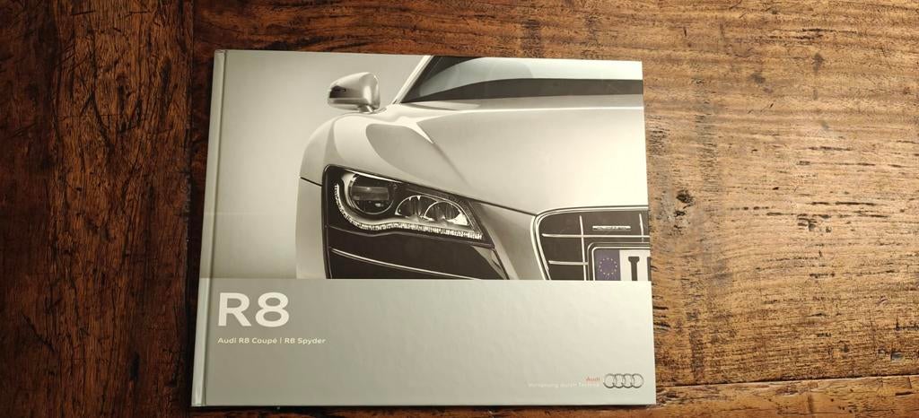 Brochure/ Folder Audi R8 2011 Hardcover Duits, Ophalen of Verzenden, Zo goed als nieuw, Audi, Audi