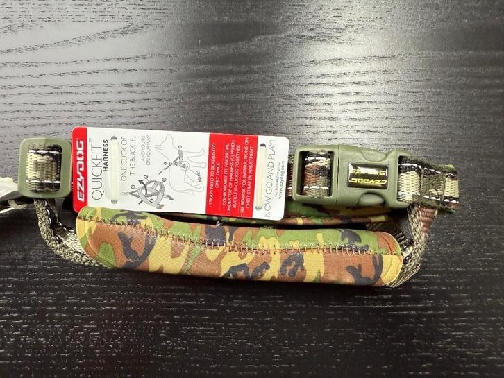 Nieuw Ezydog Quick Fit hondentuigje camouflage maat S, Dieren en Toebehoren, Ophalen of Verzenden, Nieuw