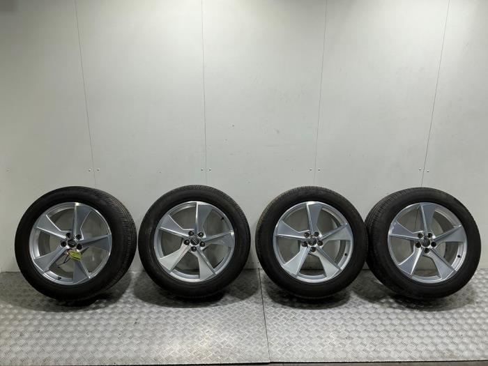 Velgen set + banden van een Audi Q7 (Q7 15-), Auto-onderdelen, Banden en Velgen, 12 maanden garantie, Gebruikt, -, -
