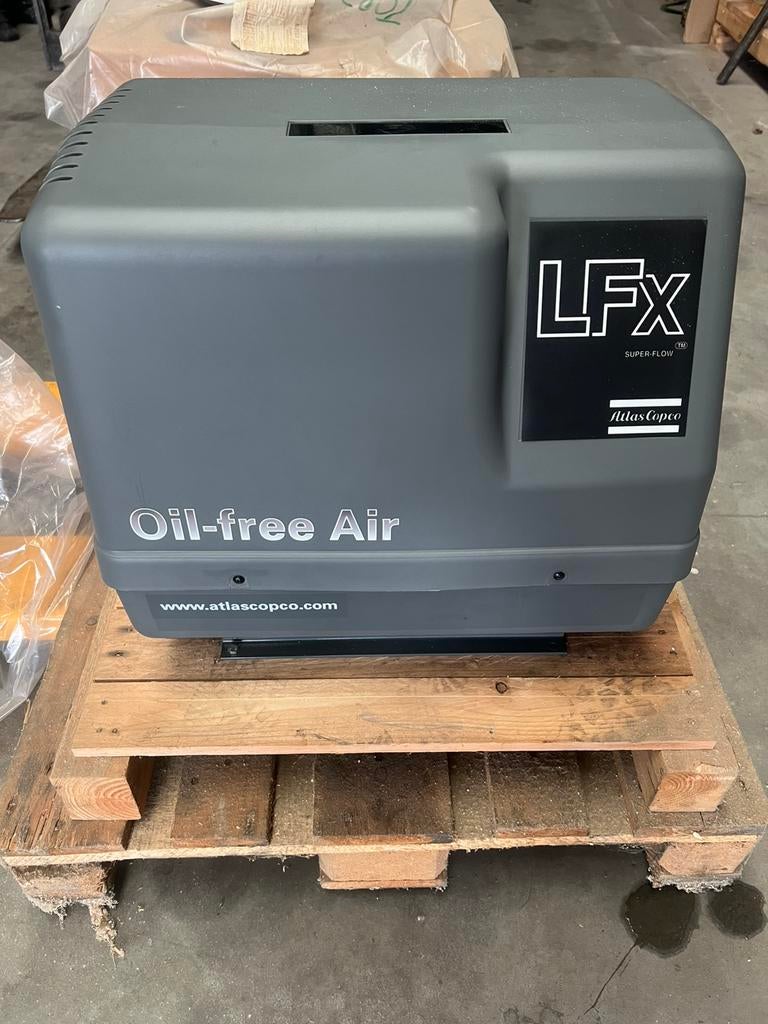 Nieuwe LFX compressor oil free geluidsarm, Doe-het-zelf en Verbouw, 100 liter of meer, Ophalen, Nieuw