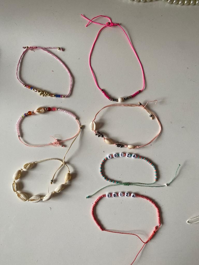 Armbandjes te koop. Nieuw, Sieraden, Tassen en Uiterlijk, Armbanden, Ophalen of Verzenden, Nieuw, Elastiek