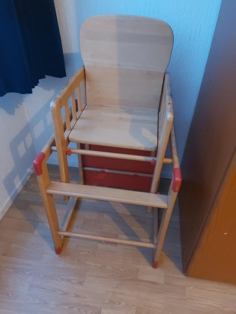 Kinderstoel hout ( tafel stoeltje los), Ophalen, Gebruikt, Tafel(s) en Stoel(en)