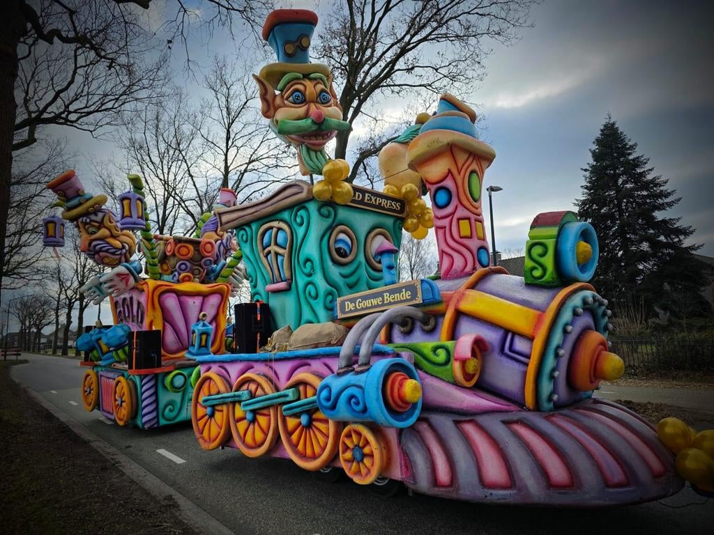 Carnavalswagen, Ophalen