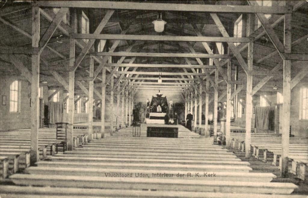 Uden - R.K. Kerk - Interieur, Verzamelen, Ansichtkaarten | Nederland, Ongelopen, Noord-Brabant, Voor 1920, Ophalen of Verzenden
