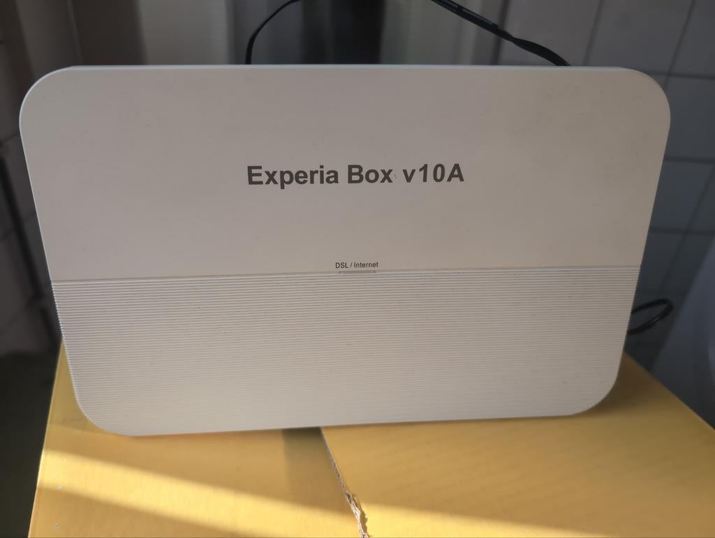 Modem Experia Box V10A, Ophalen, Gebruikt, Router met modem, KPN