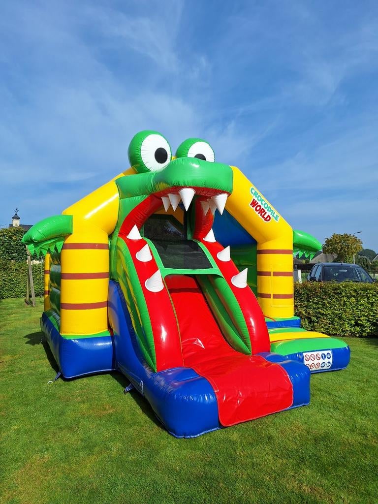 Springkussen "krokodil" met glijbaan te huur, Ophalen, Zo goed als nieuw, Overige