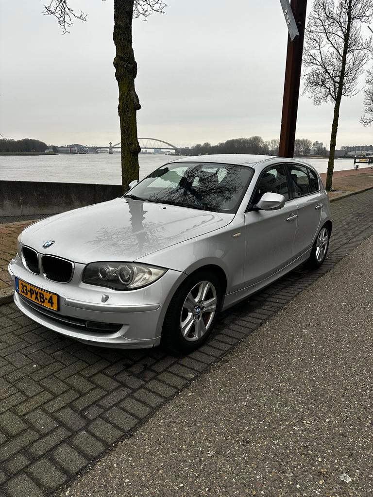 BMW 1-Serie 2.0 118I 5DR 2011 M pakket nieuwe APK, 1-Serie, Achterwielaandrijving, 1995 cc, Origineel Nederlands