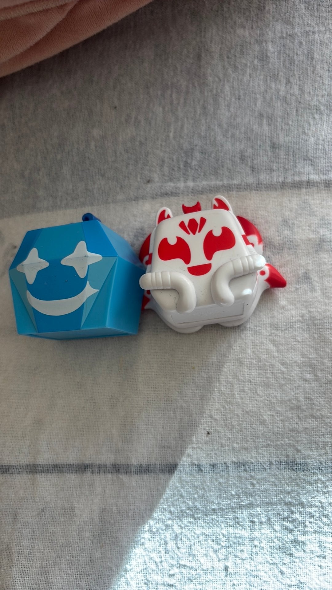 Blox fruit ember kitsune en daimond, Ophalen of Verzenden, Zo goed als nieuw, Steen, Aardewerk of Keramiek, Dier