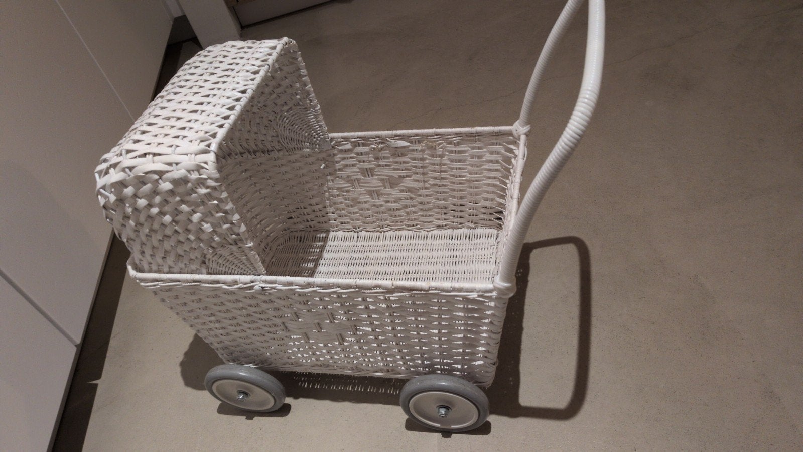 Klassieke rotan poppenkinderwagen van Olli Ella, Ophalen, Zo goed als nieuw, Overige typen