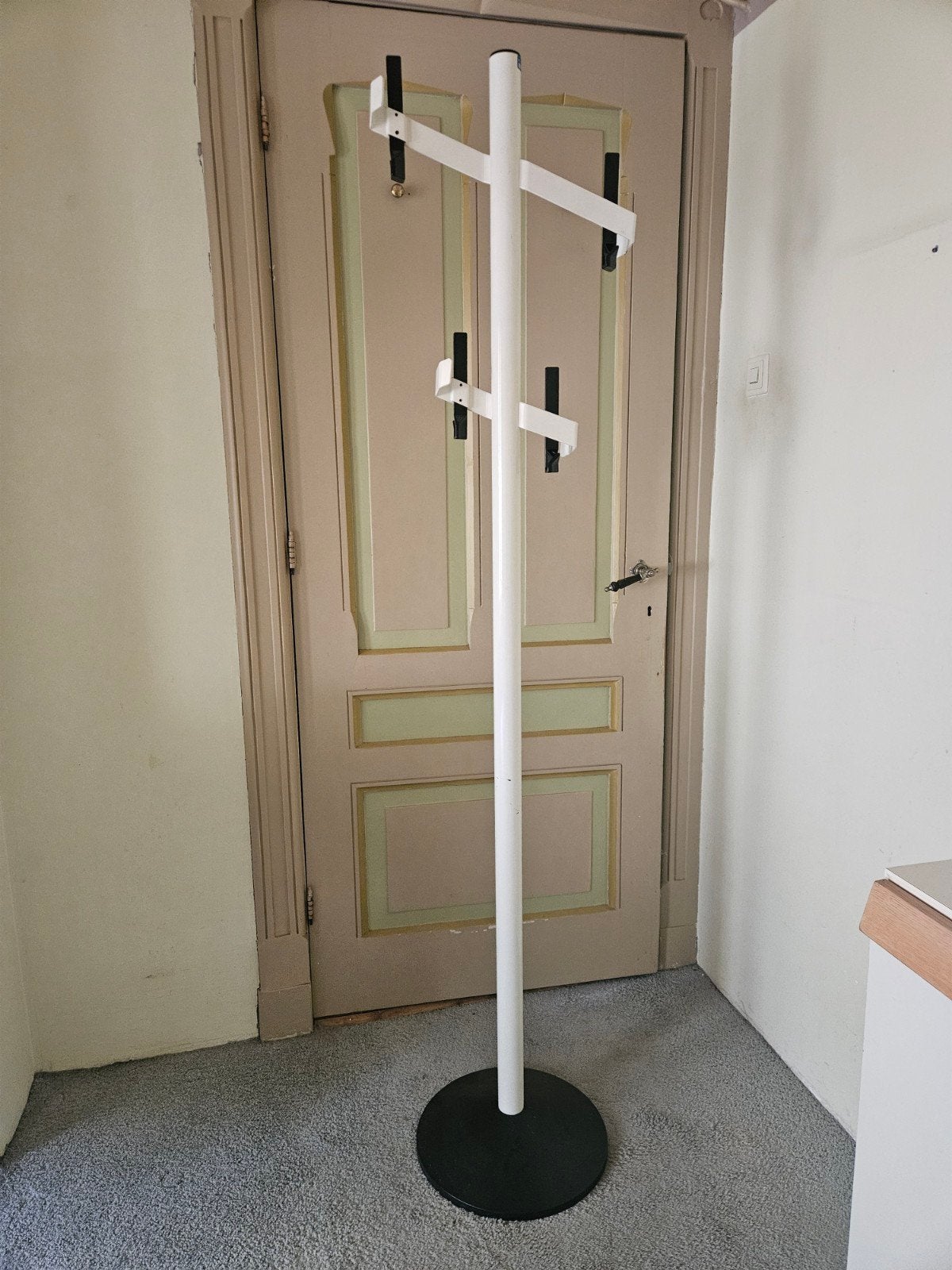 Postmodern staande kapstok – zwart/wit design, Ophalen, 100 tot 150 cm, Zo goed als nieuw, Metaal