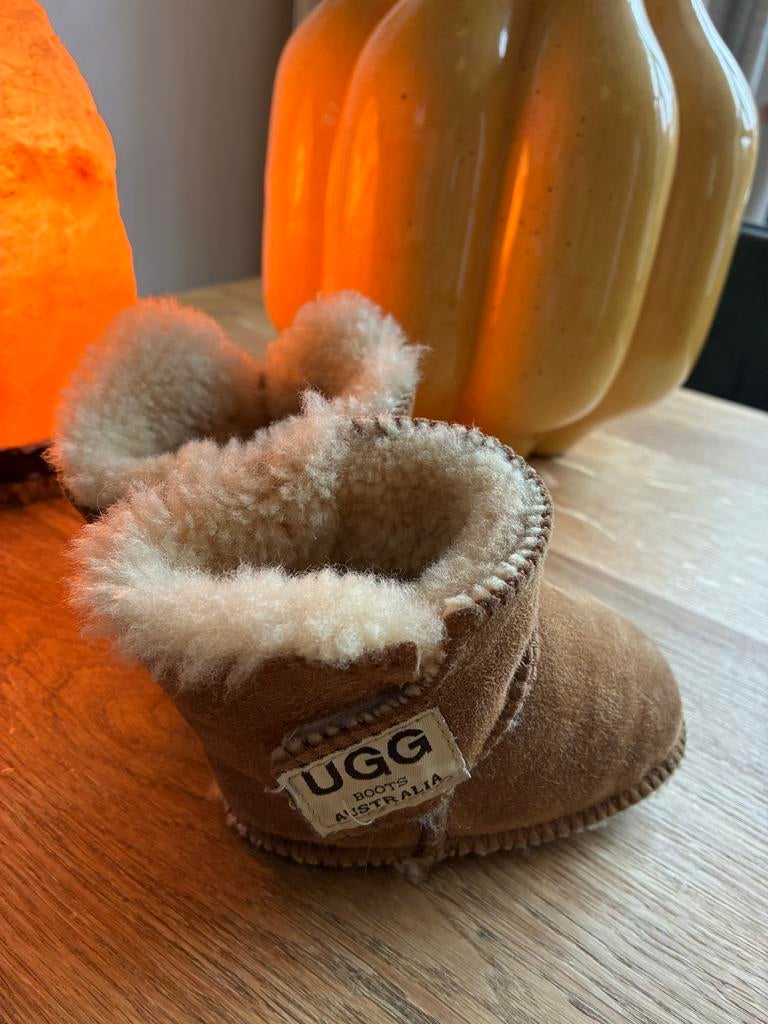UGG Baby slofjes - Maat 21, Ophalen of Verzenden, Gebruikt, Jongetje of Meisje, Laarsjes
