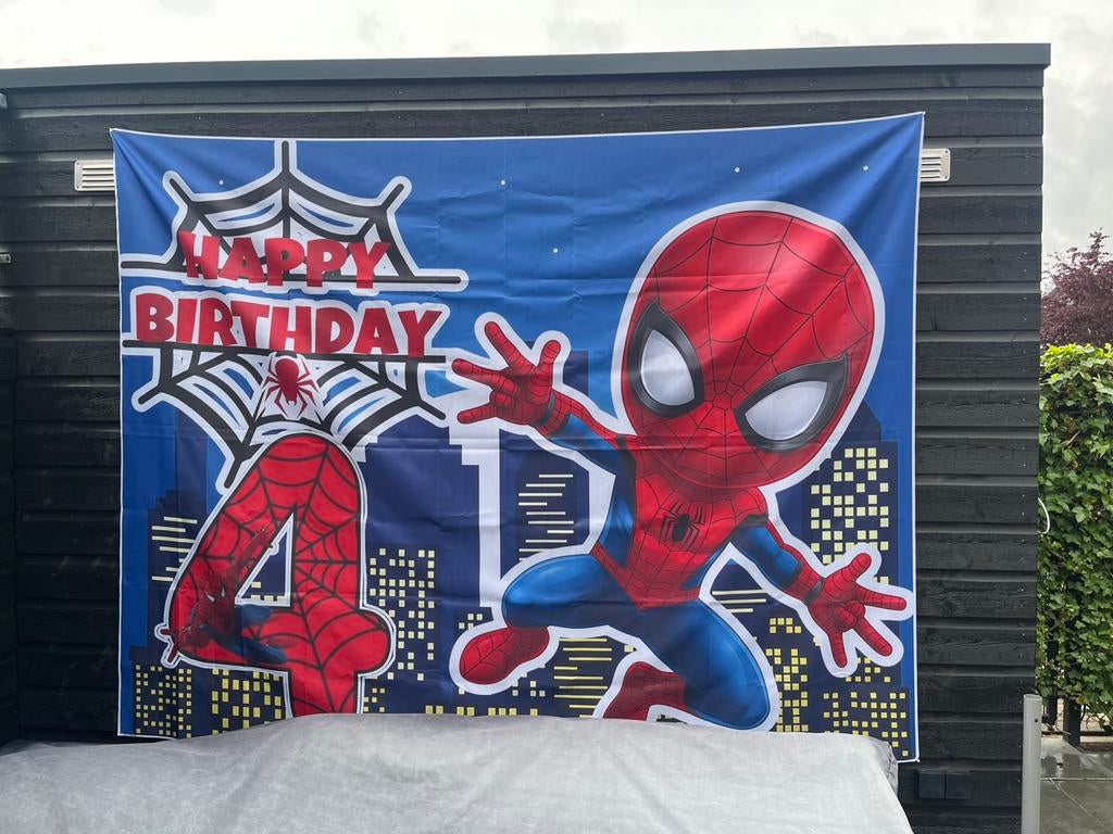 Verjaardagsdoek Spidey 4 jaar + 2 slingers van spidey, Ophalen, Zo goed als nieuw