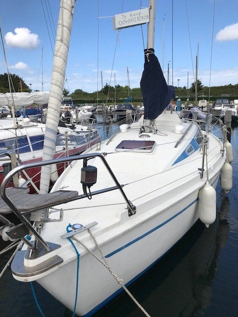 Compacte zeilboot Aloa (27ft) met refit en stuurautomaat, Watersport en Boten, Ophalen, Gebruikt, Binnenboordmotor, 18 pk