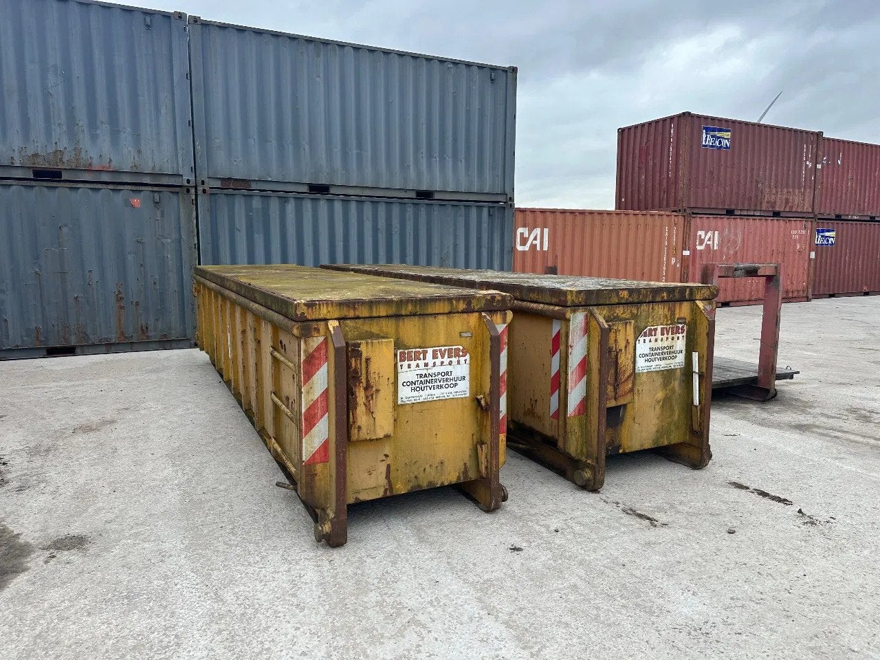KTK 9m3 nauwe steeg klep (bj 2002), Zakelijke goederen