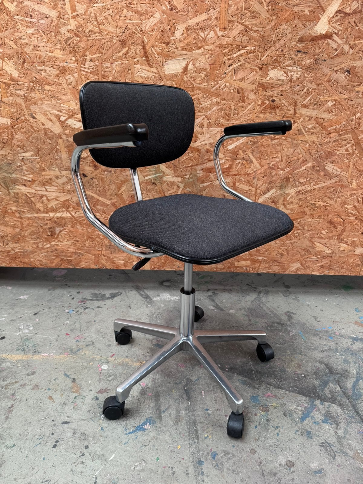 Vintage bureau stoel (gispen?), Ophalen, Zo goed als nieuw, Grijs