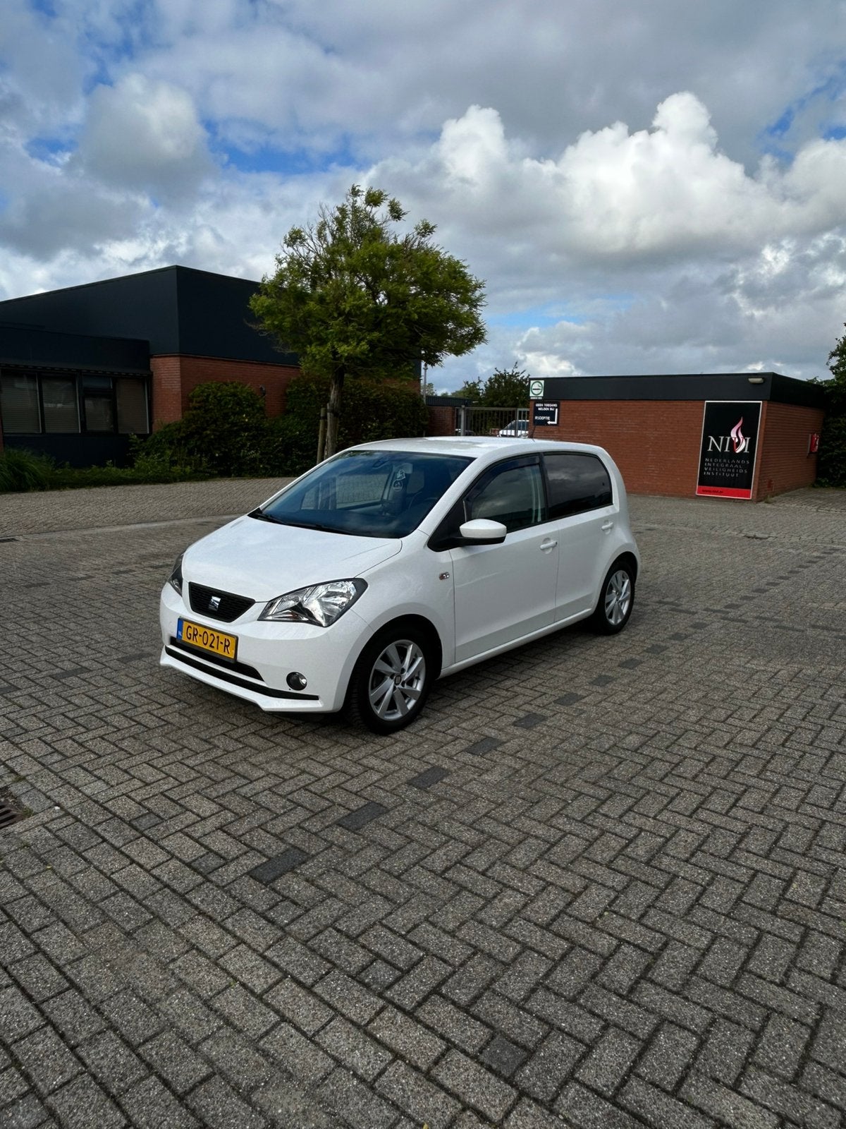 Seat Mii 1.0 5 DRS SPORT BJ2015 Wit APK 07-2027