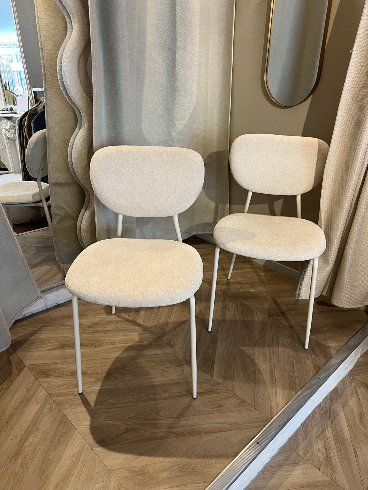 Stoelen eetstoelen teddy beige, Huis en Inrichting, Ophalen, Zo goed als nieuw, Overige kleuren, Twee