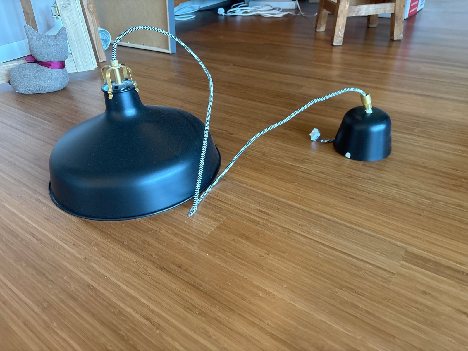 Ranarp Zwarte industriële hanglamp ikea, met textielkabel, Ophalen of Verzenden, Gebruikt, Metaal, E27 (groot)