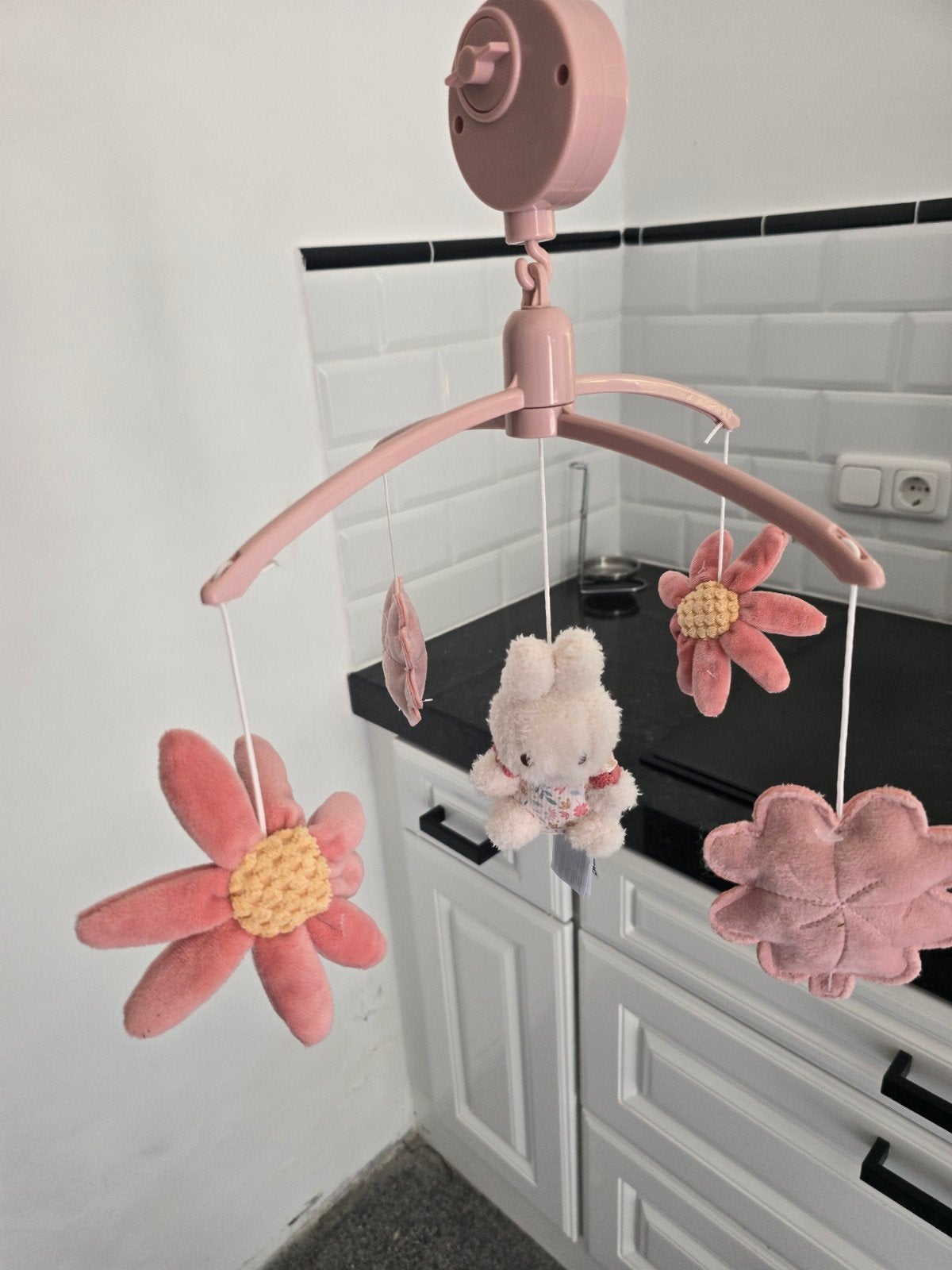 Leuke roze muziekmobiel met nijntje en bloemen, Ophalen, Gebruikt, Mobiel, Met geluid