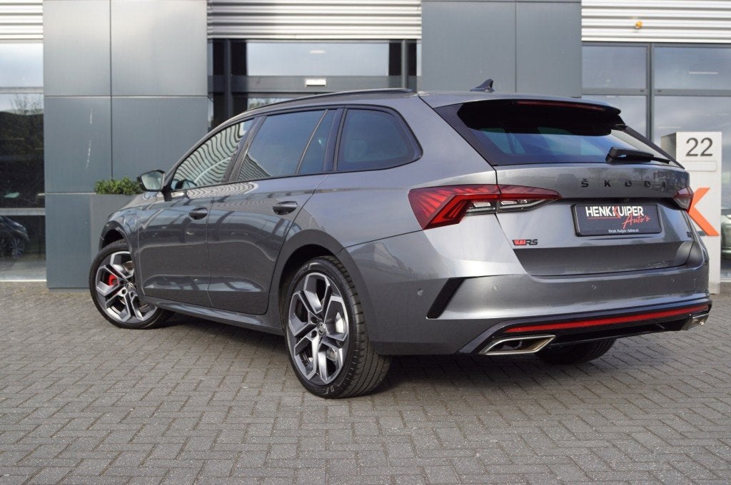 Skoda OCTAVIA Combi 1.4 TSI RS iV 245pk/ Sportstoelen elektr, Automaat, Gebruikt, Stuurwielverwarming, Met garantie (alle)