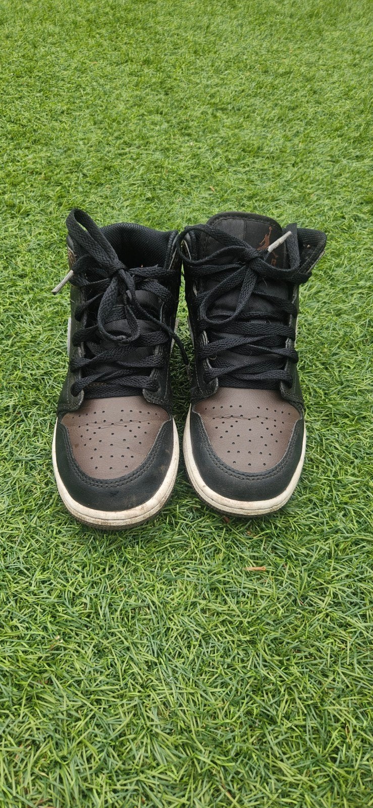 Nike Air Jordan 1 Mid GS Black Dark Mocha Maat 35,5, Kinderen en Baby's, Kinderkleding | Schoenen en Sokken, Nike Air Jordan, Jongen of Meisje