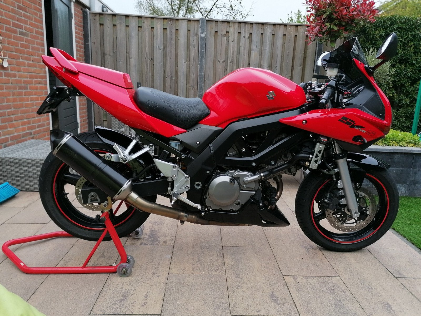 Suzuki sv650 S 2005 Rood, Motoren, Motoren | Suzuki, Particulier, Sport, 2 cilinders, Motorrijbewijs A, Handgeschakeld, Gebruikt