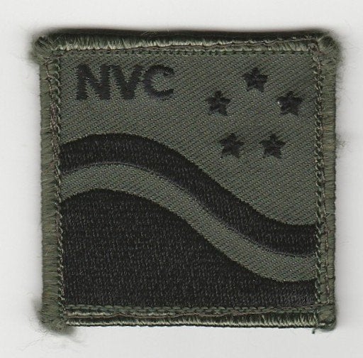 Embleem Nationaal Voorlichtings Centrum,, Verzamelen, Militaria | Algemeen, Verzenden, Landmacht, Nederland, Embleem of Badge